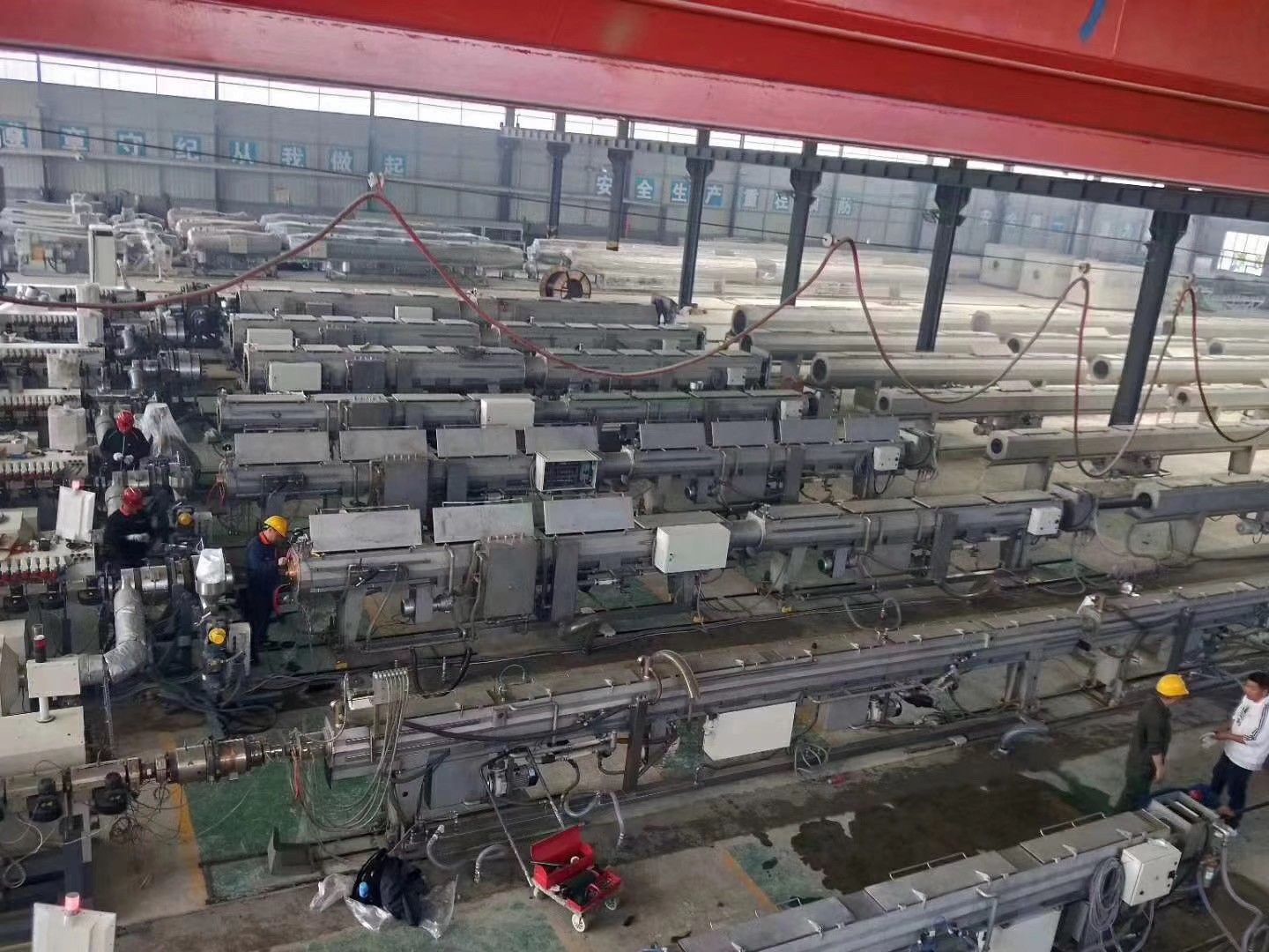 贺2019年5月6日上午11:18分腾远总部北厂6车间14条德国进口巴顿线(目前国内配置最高)、南厂6条钢丝网骨架线和4条双出线、4台315-1200多角焊机一次性试机生产成功! 贺2019年5月6日上午11:18分腾远总部北厂6车间14条德国进口巴顿线(目前国内配置最高)、南厂6条钢丝网骨架线和4条双出线、4台315-1200多角焊机一次性试机生产成功!